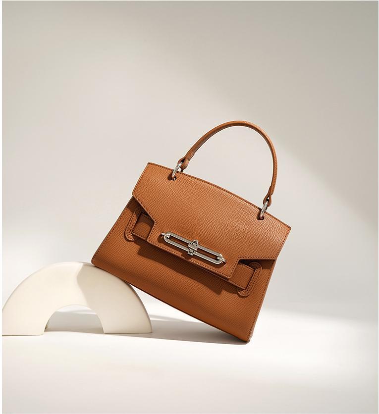 Classic design Kelly bag