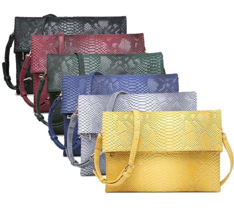 Female folding clutch bag - serpentine grain