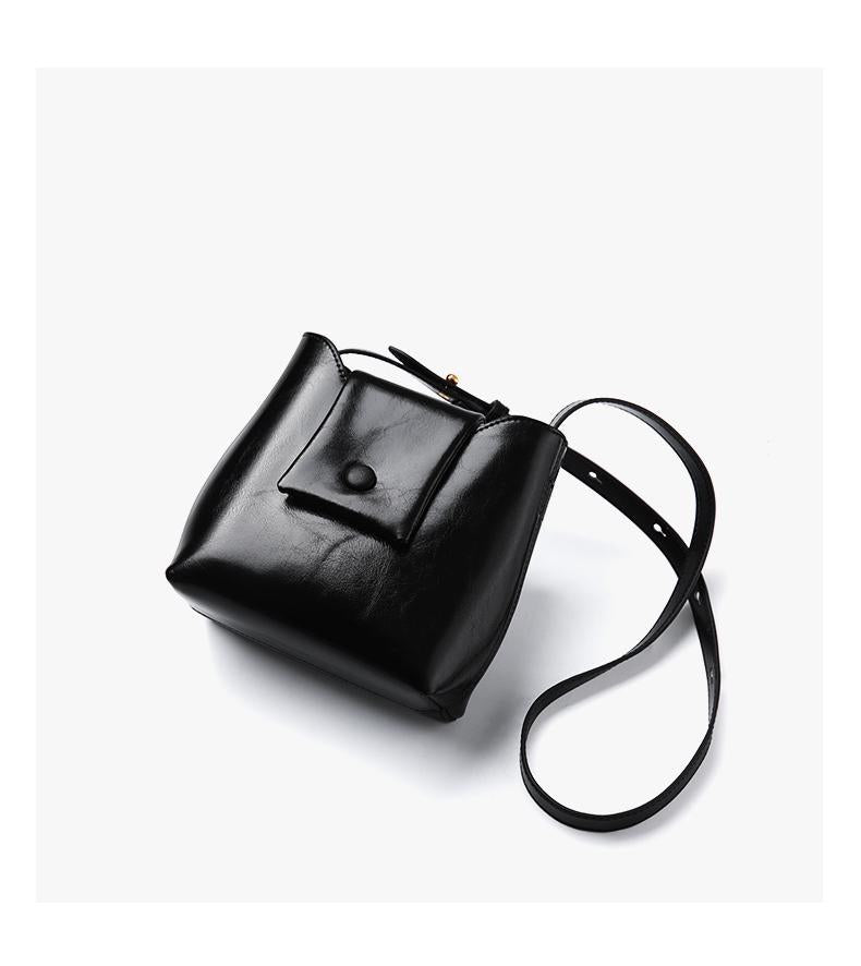 Female small crossbody leather bag