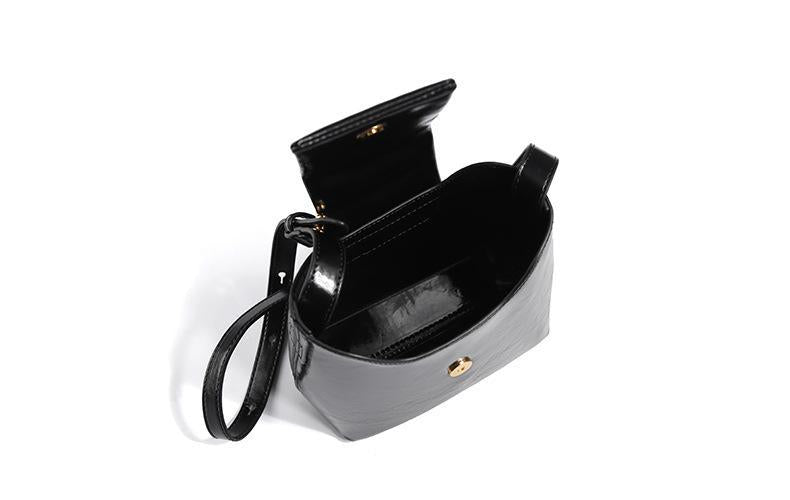 Female small crossbody leather bag