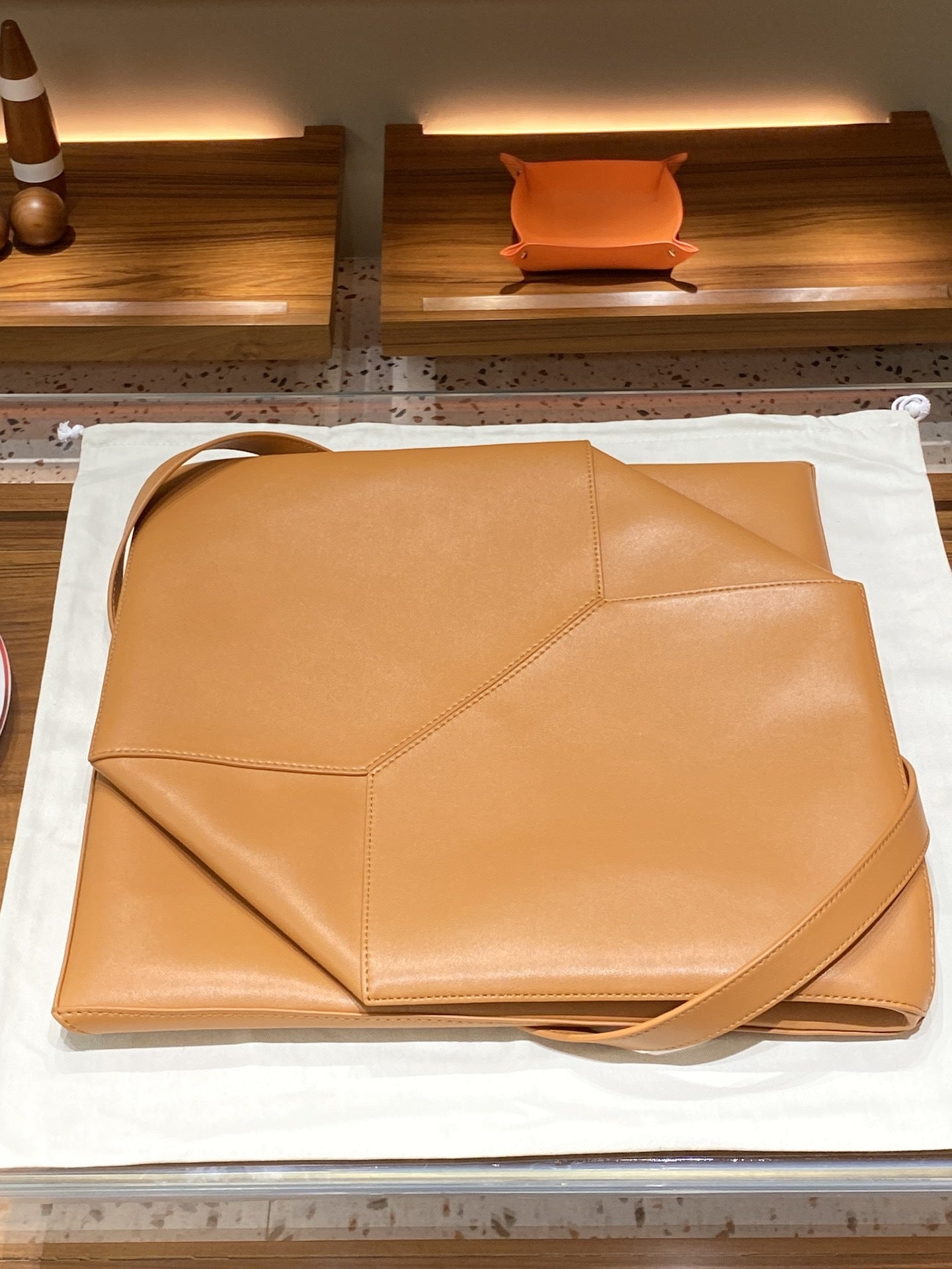 Foldable leather shoulder bag