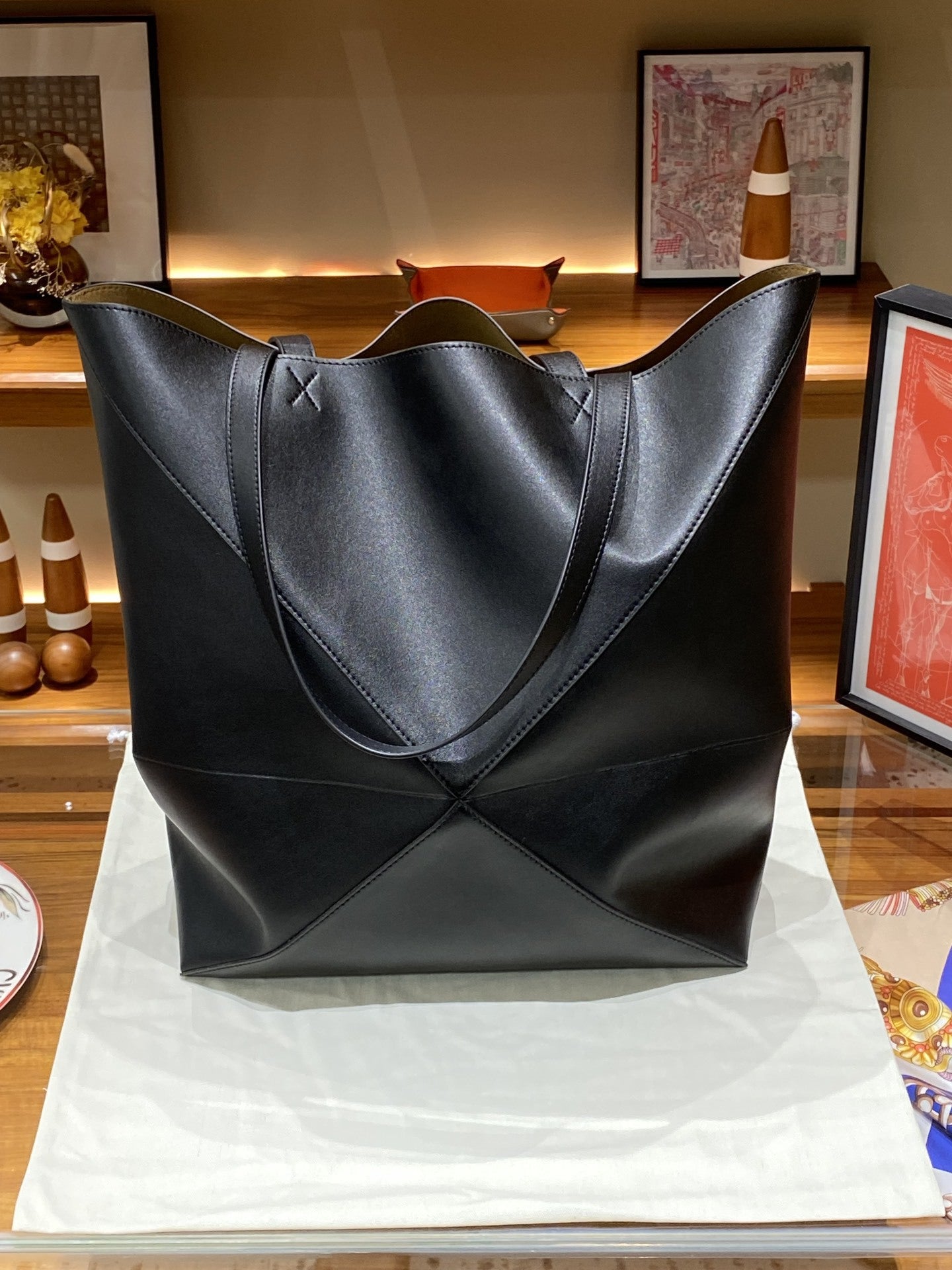 Foldable leather shoulder bag