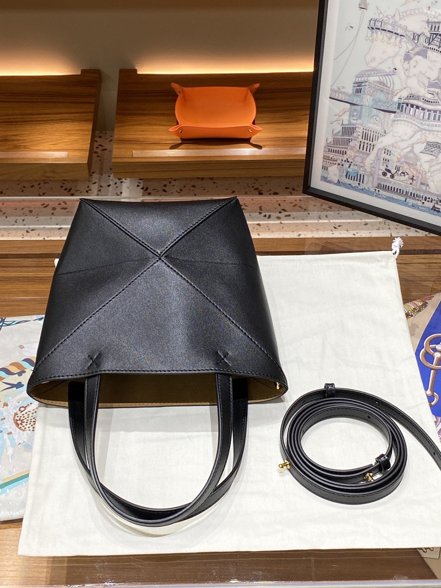 Foldable leather shoulder bag