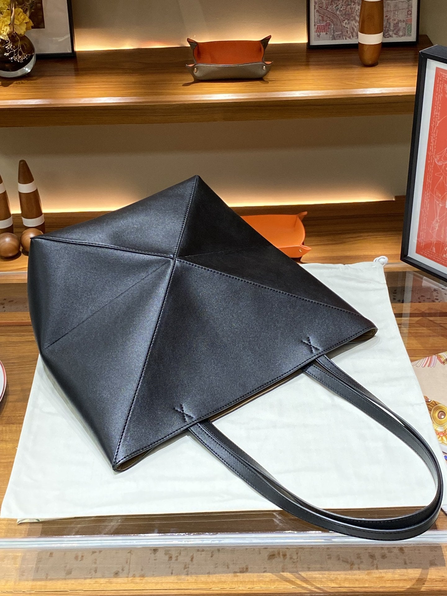 Foldable leather shoulder bag