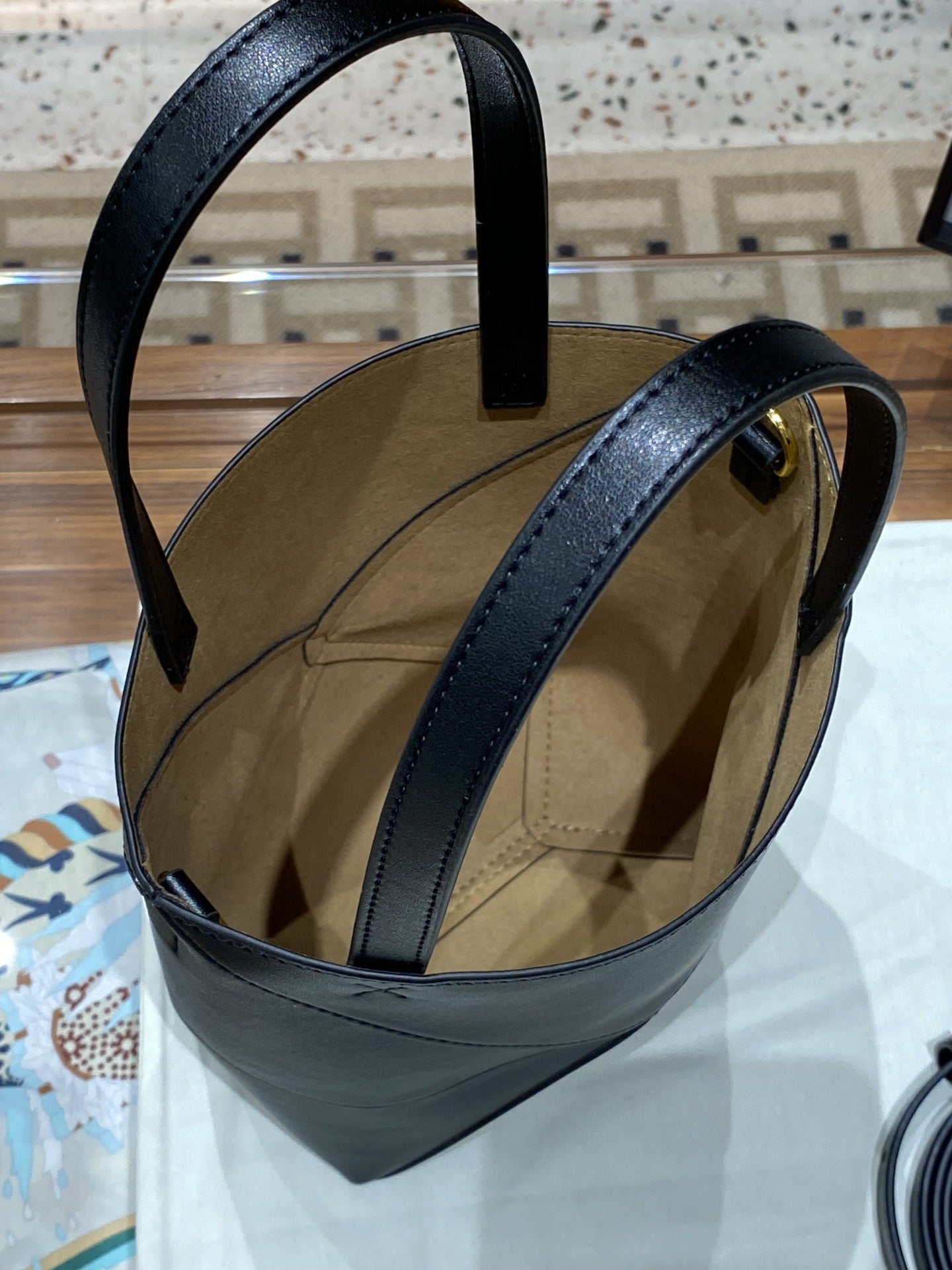 Foldable leather shoulder bag